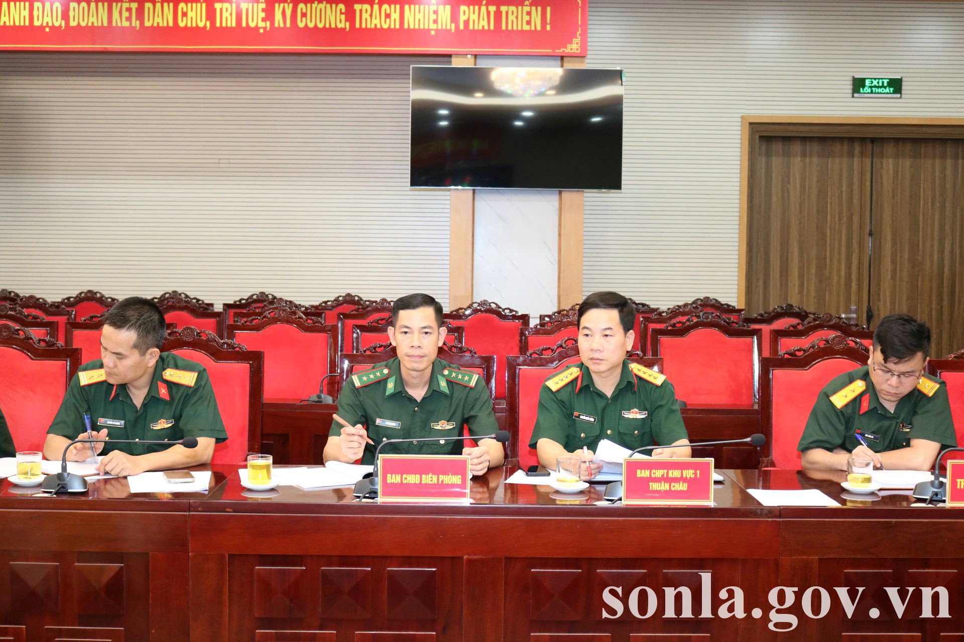 anh tin bai
